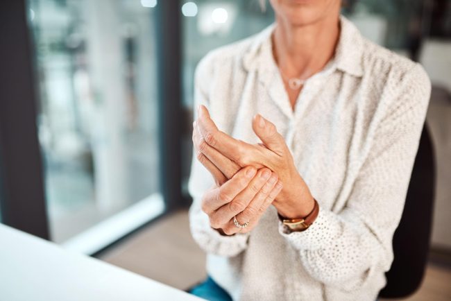 Early Signs of Arthritis You Shouldn’t Ignore